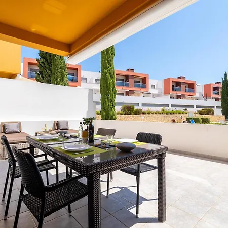 Avec Terrasse Et Acces A La Piscine A - Pt-1-50 * Албуфейра